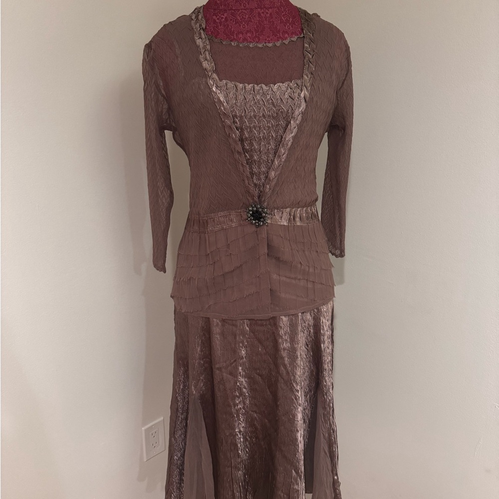 Komarov Elegant Brown Long Sleeve Dress